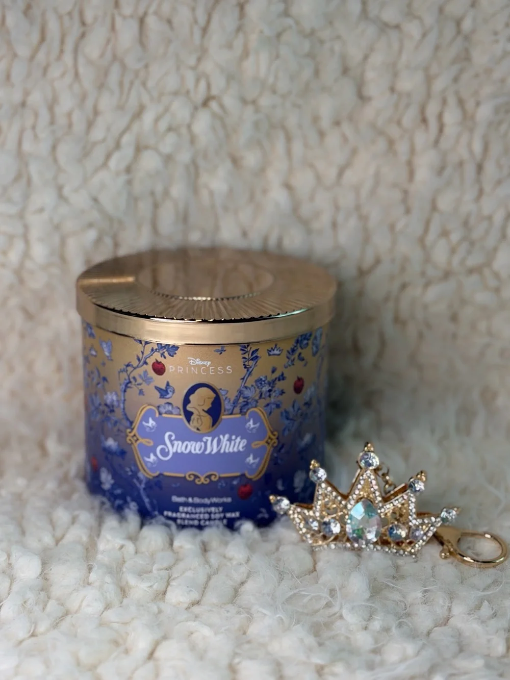 Bath & Body Works Disney Snow White 3-Wick Candle NWT + FREE Crown Purse Charm